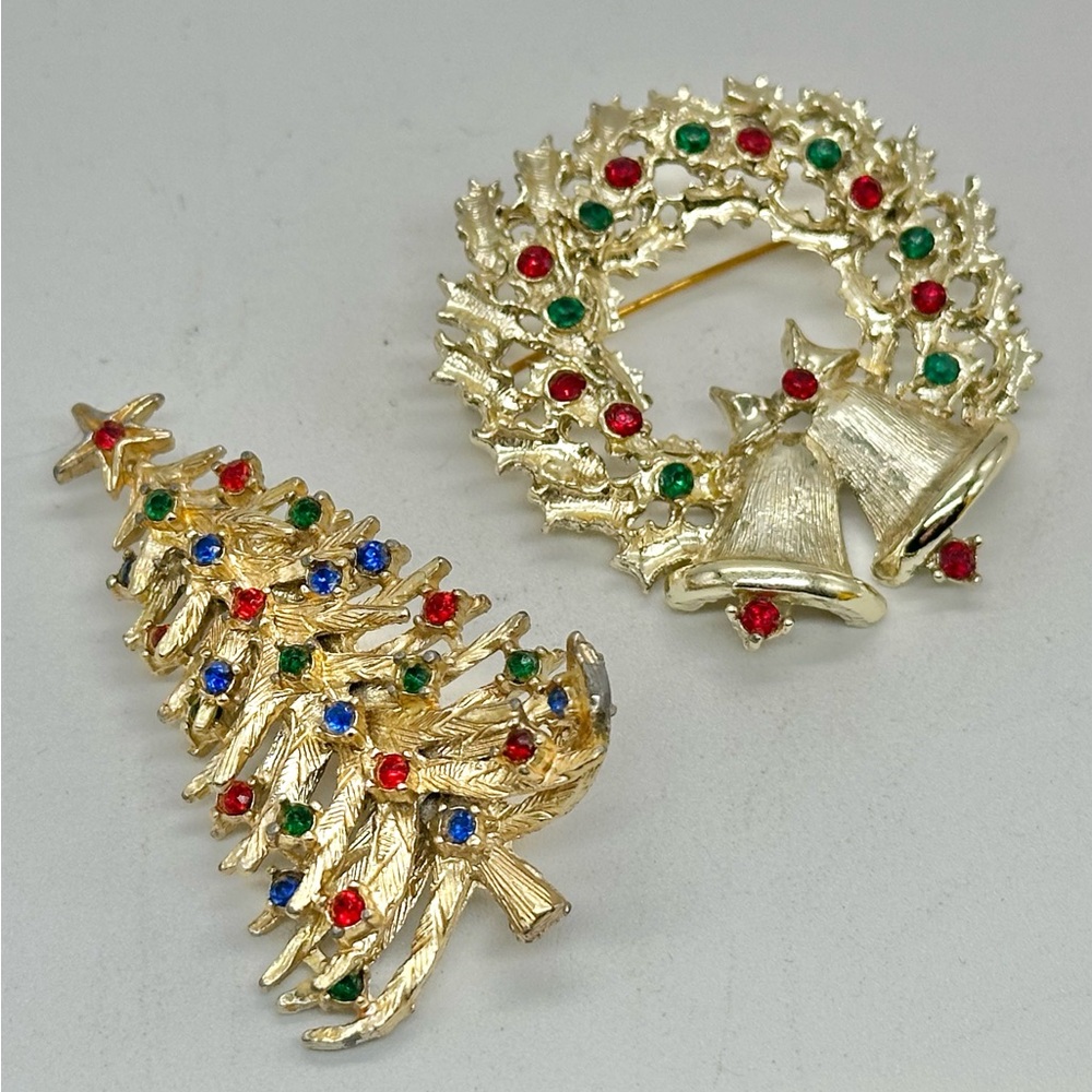 Vintage Christmas Brooch Set Gold Tone Tree & Wreath Multicolor Rhinestones